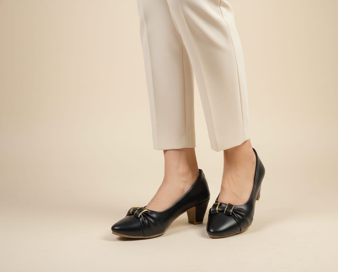 Sliptoria Black Buckle Mid-Heel